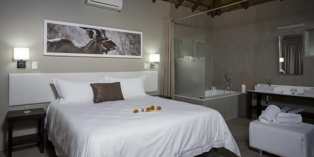 Monate Game Lodge โมดิมอเลอ ภายนอก รูปภาพ