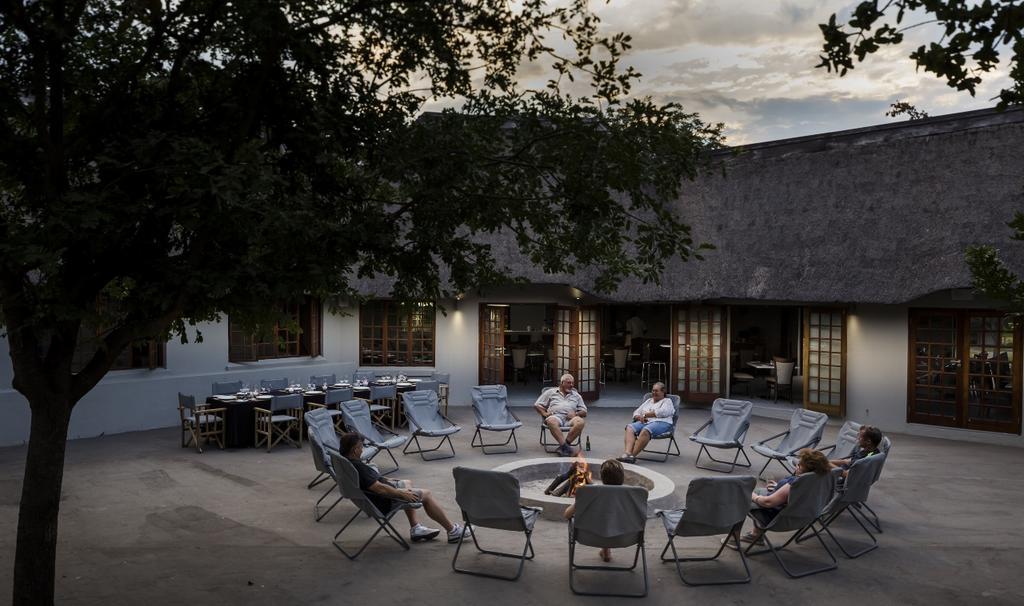Monate Game Lodge โมดิมอเลอ ภายนอก รูปภาพ