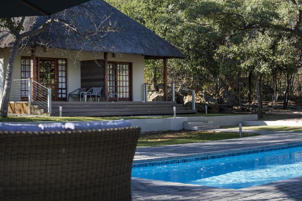 Monate Game Lodge โมดิมอเลอ ภายนอก รูปภาพ