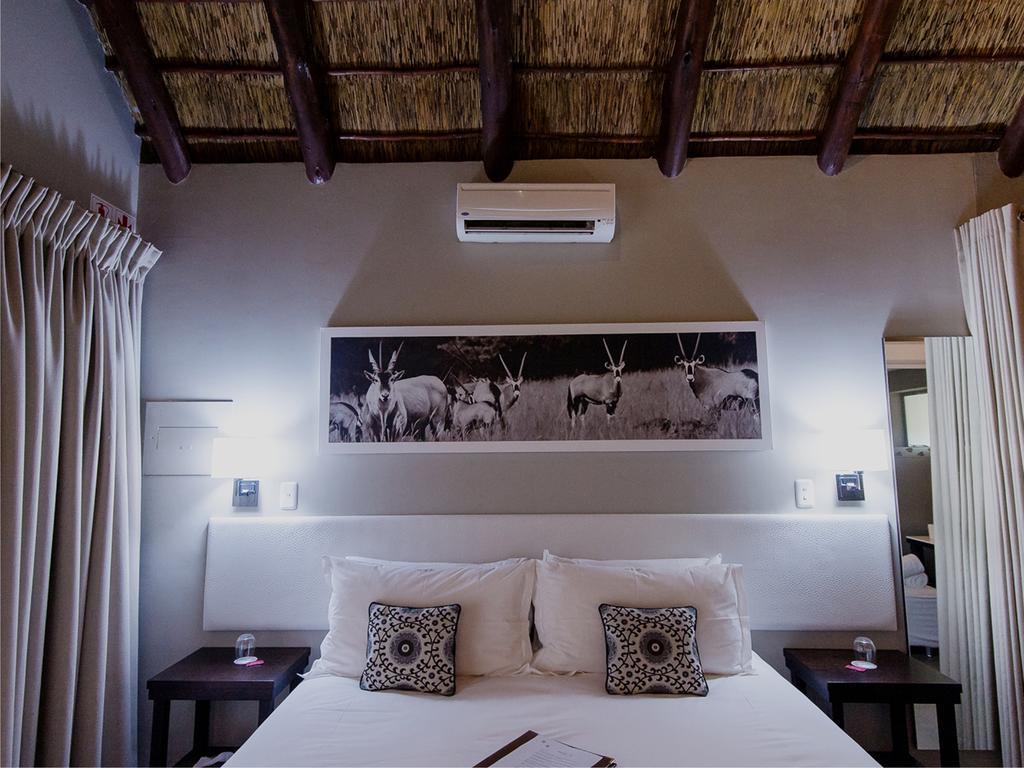 Monate Game Lodge โมดิมอเลอ ภายนอก รูปภาพ