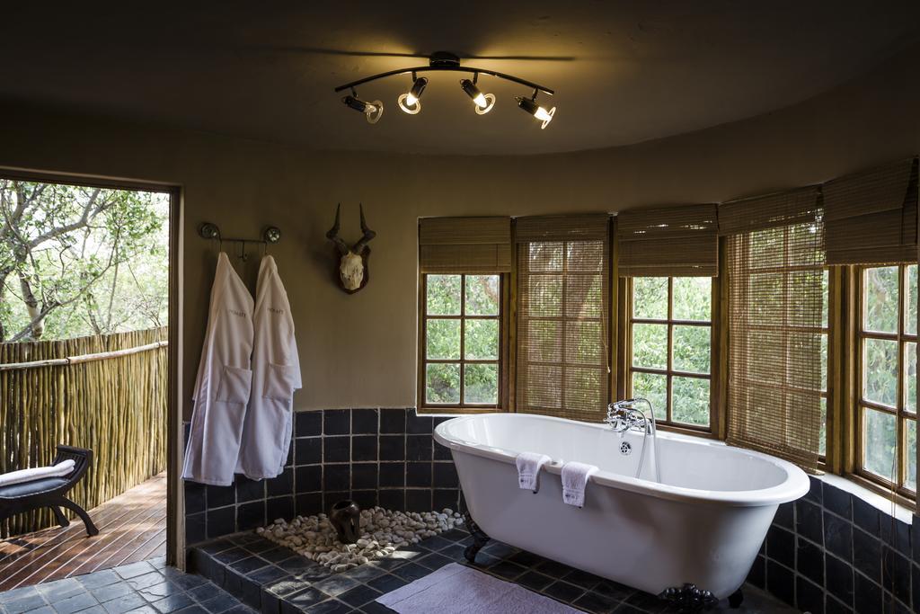 Monate Game Lodge โมดิมอเลอ ภายนอก รูปภาพ