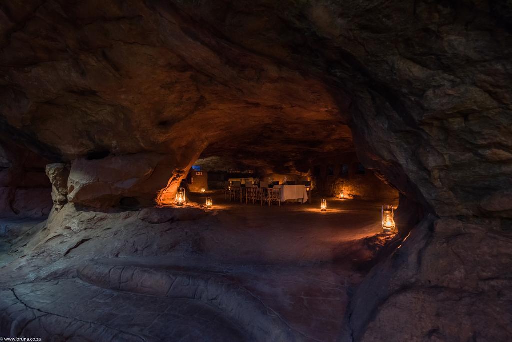 Monate Game Lodge โมดิมอเลอ ภายนอก รูปภาพ