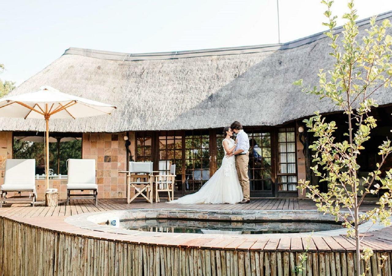 Monate Game Lodge โมดิมอเลอ ภายนอก รูปภาพ