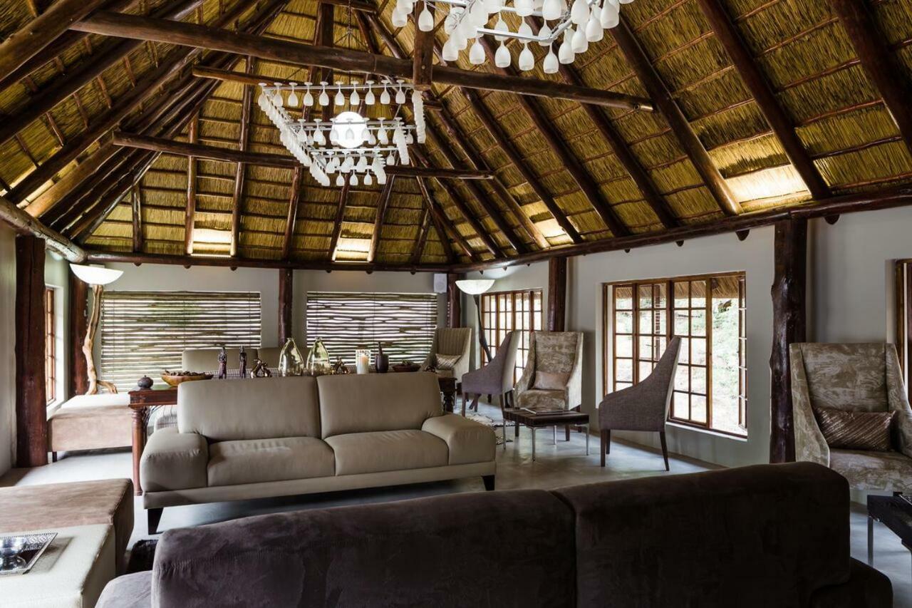 Monate Game Lodge โมดิมอเลอ ภายนอก รูปภาพ